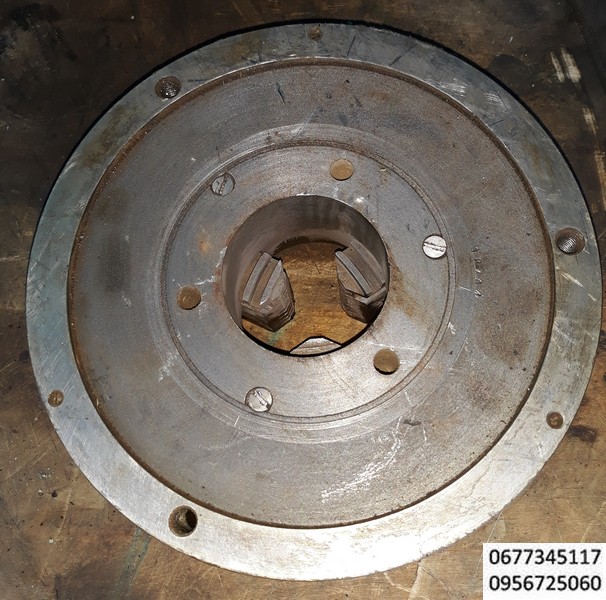 патрон токарный 250мм трехкулачковый , люфтов нет , ключа нет ,советский , станок токарный, станок токарно-винторезный, пиноль задней бабки, запчасти